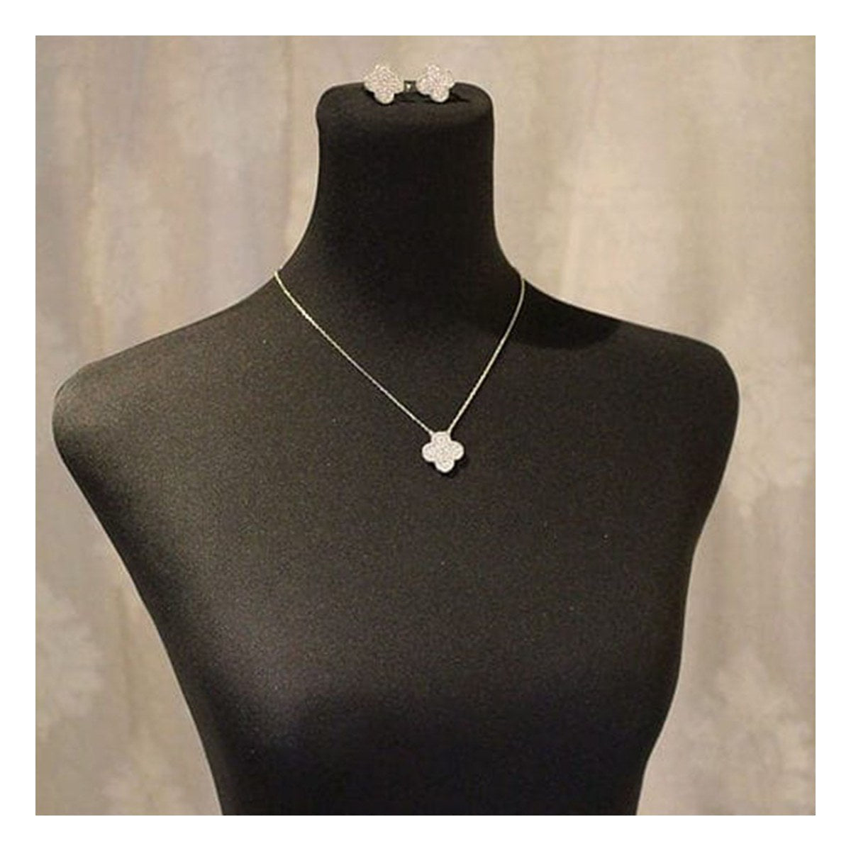 Vancliff Necklace with Ear Ring